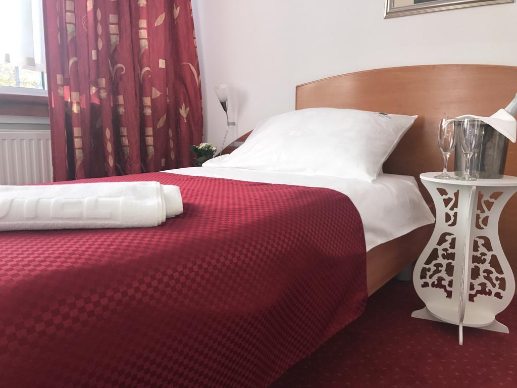 Park Hotel Bihac Exterior photo